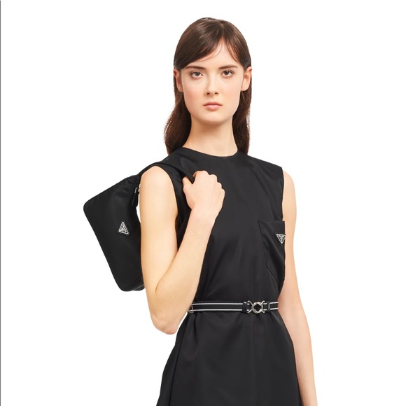 SOLD💗 $7⃣️0⃣️0⃣️Re-Nylon Re-Edition 2000 hobo mini-bag🖤 - Picture 6 of 7